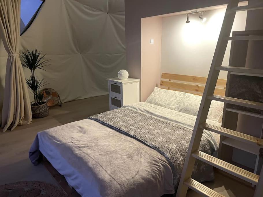 Glamping Beautiful Located Dome *